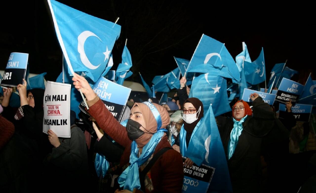 İstanbul'da Doğu Türkistanlı kadınlar için "Mavi Yürüyüş" eylemi