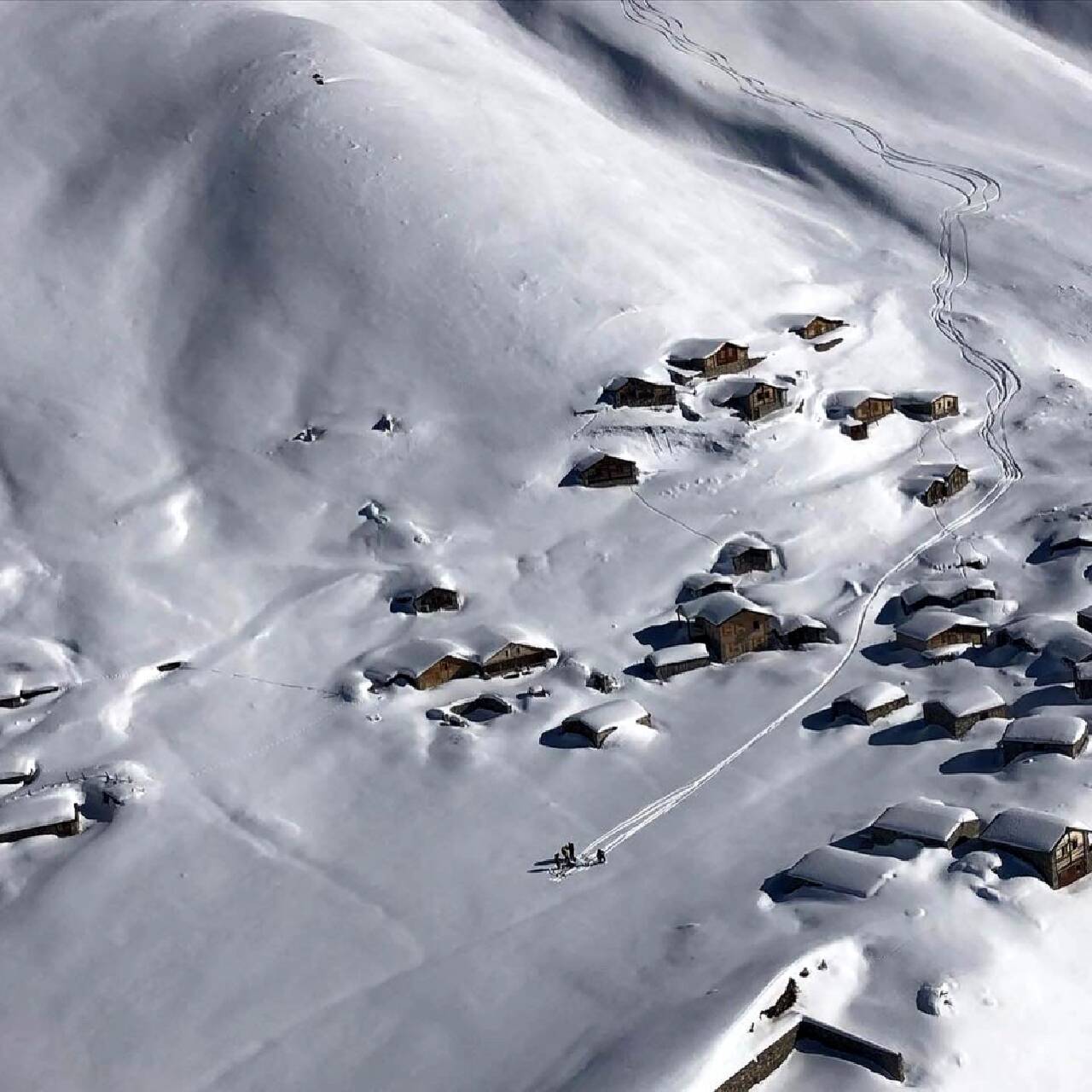 Kaçkar Dağları "heliski" meraklılarıyla da turizme katkı sunuyor