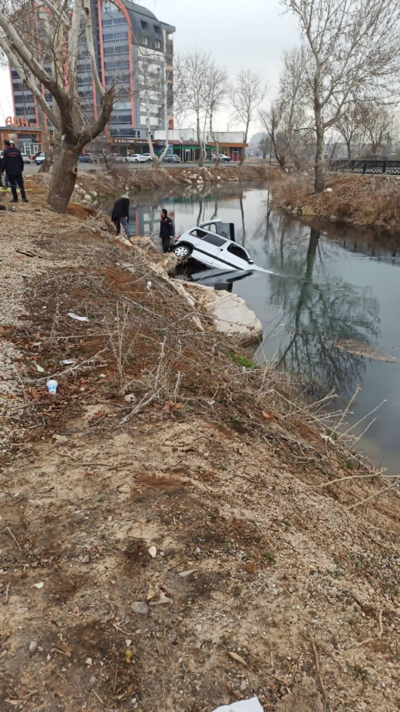 Kahramanmaraş'ta nehre düşen araçtaki 1 kişi öldü, 2 kişi yaralandı