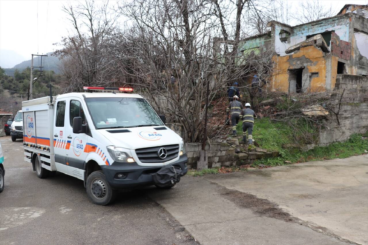 KARABÜK - Deprem tatbikatı gerçeğini aratmadı