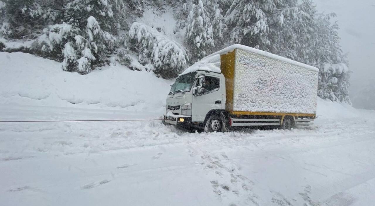 Kastamonu'da kar yağışı etkili oluyor