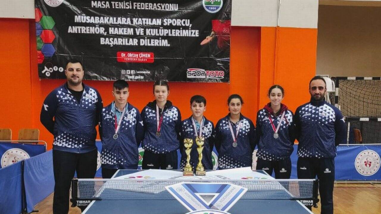 Kayseri Kocasinan Masa Tenisi takım sporcularından madalyalara ambargo 