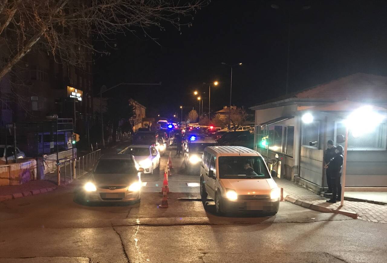 YALOVA - Mutfağa giren down sendromlu çocuklar pizza pişirdi