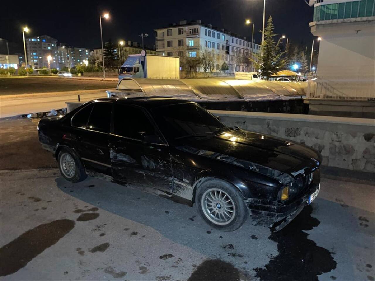 KAYSERİ - Polisin kovaladığı şüpheli otomobilini bırakıp kaçtı