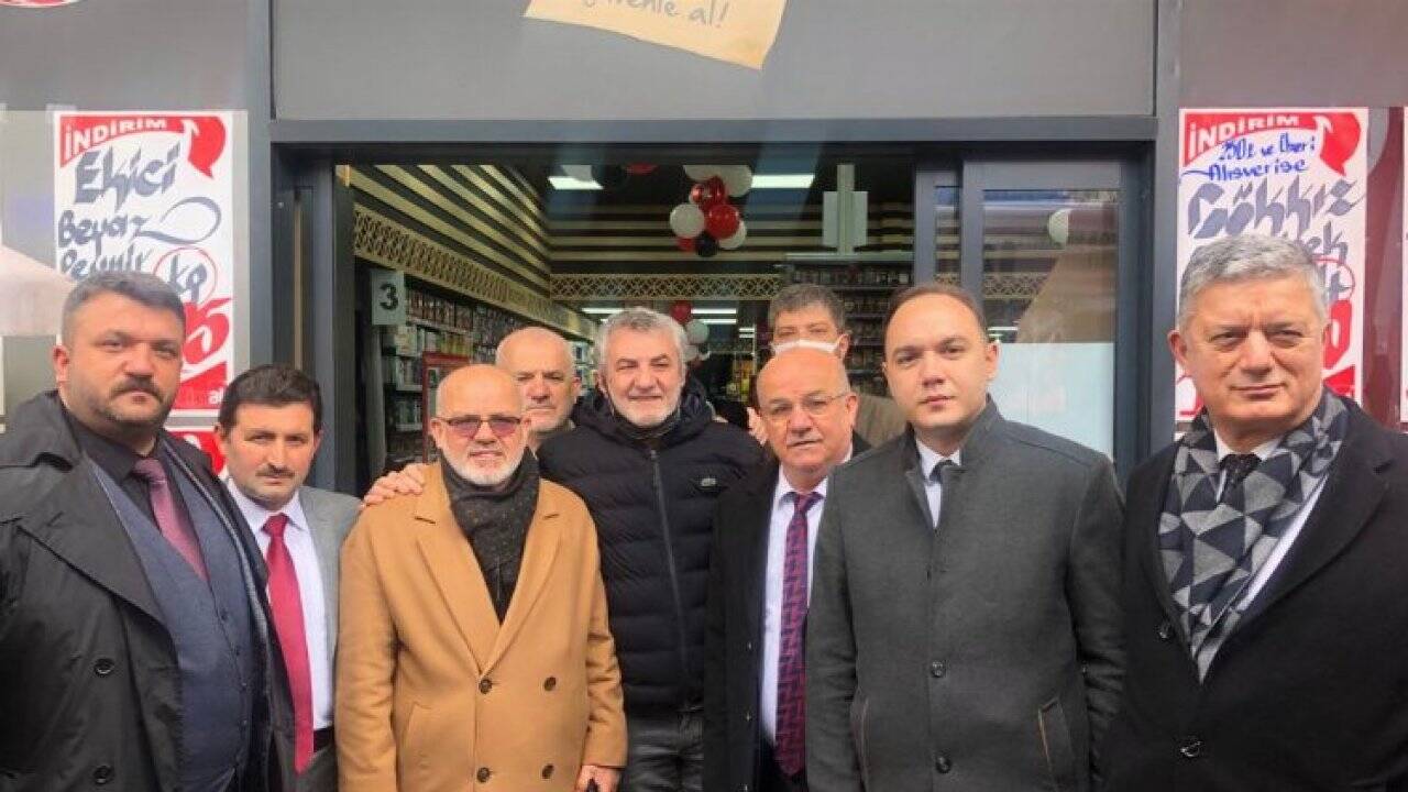 Kocaeli İzmit Belediyesi STK ve Esnaf Masası esnafı yalnız bırakmıyor