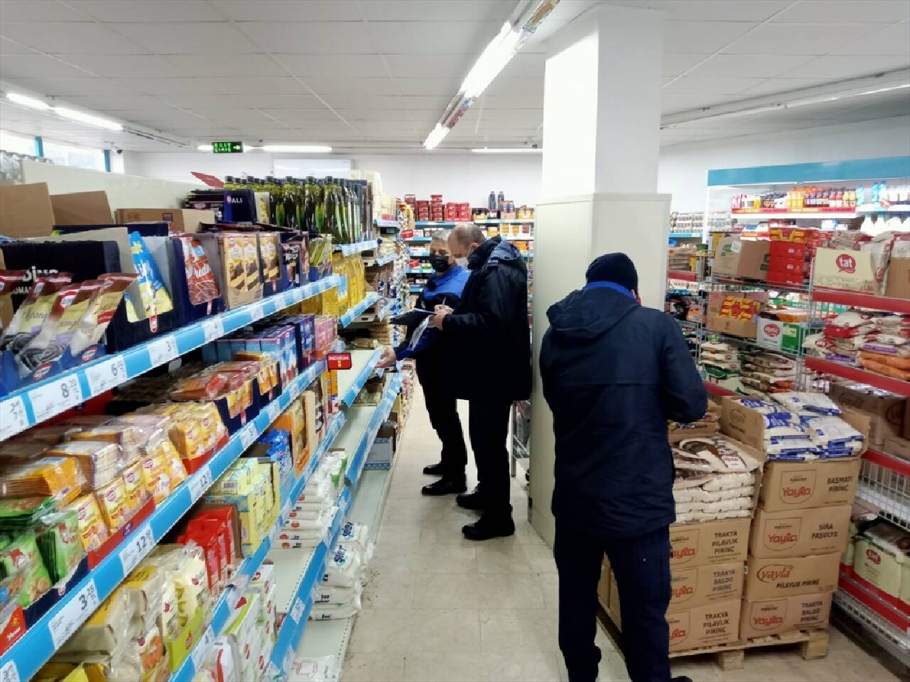 Kocaeli'de ayçiçeği yağı stoku yapan markete işlem yapıldı