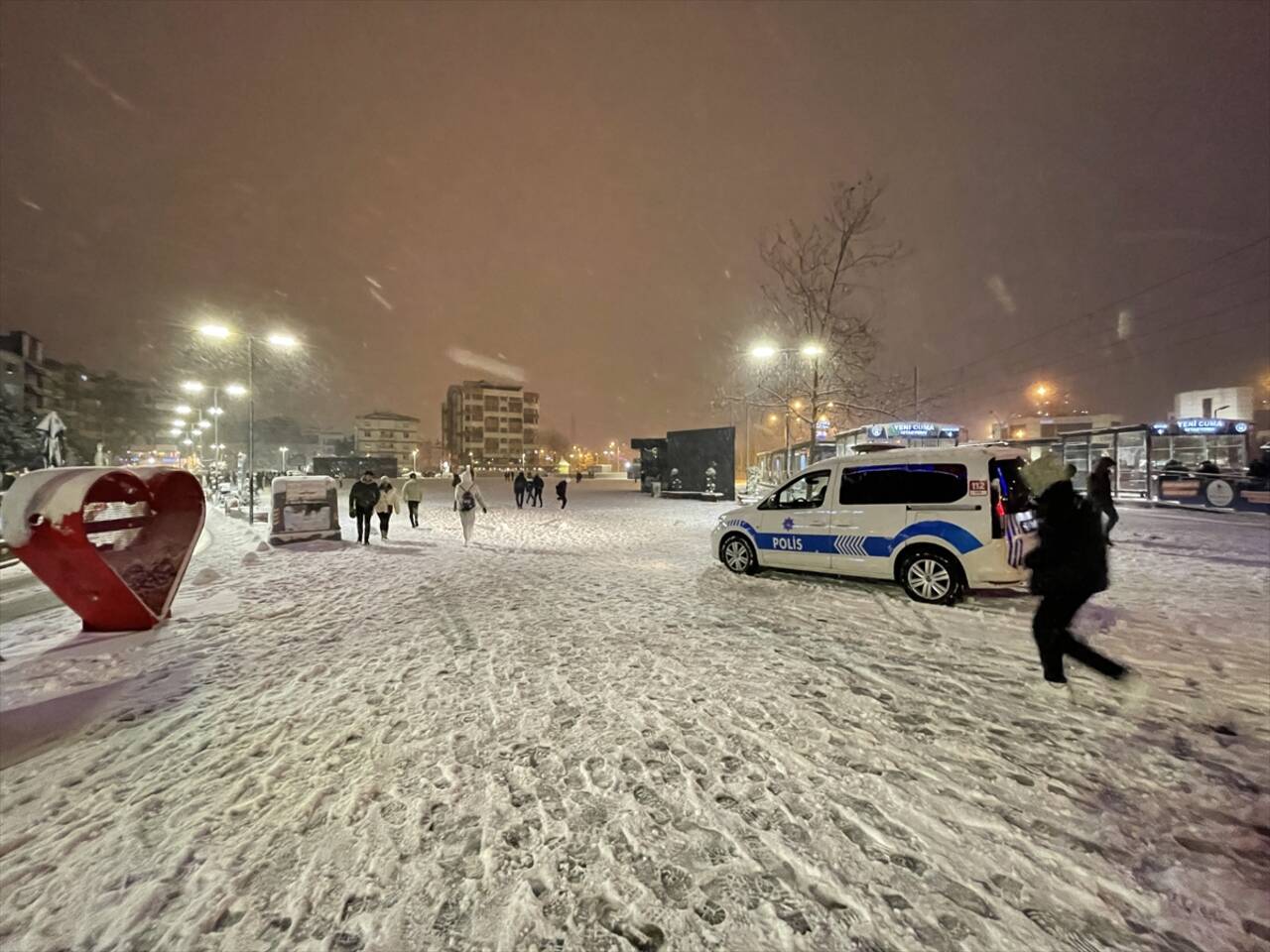 İzmir'de otomobilin çarptığı yaya öldü