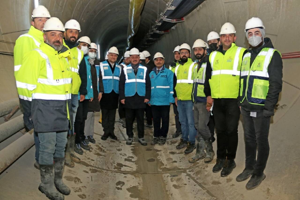 Kocaeli'de metro projesinde tünel açma çalışmaları sürüyor