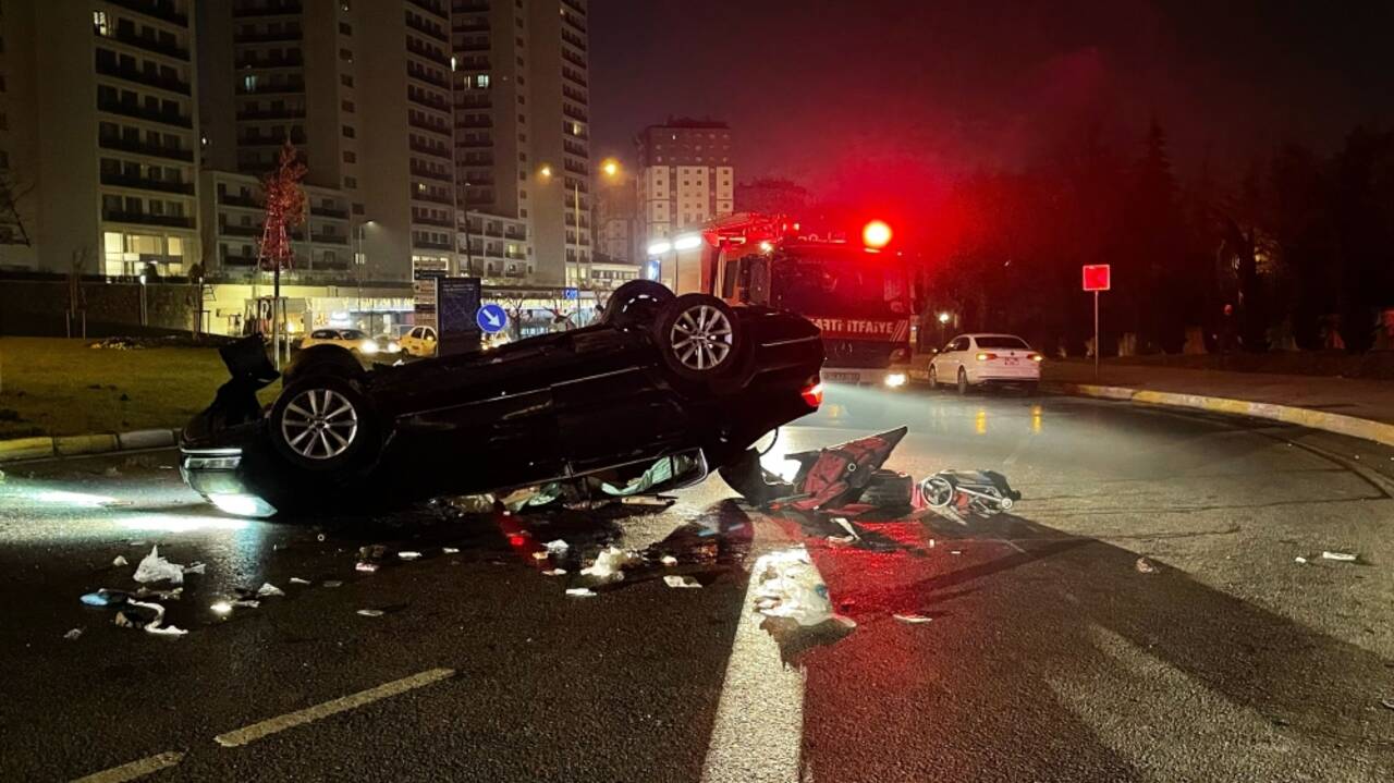 Küçükçekmece'de takla atan otomobildeki 6 kişi yaralandı