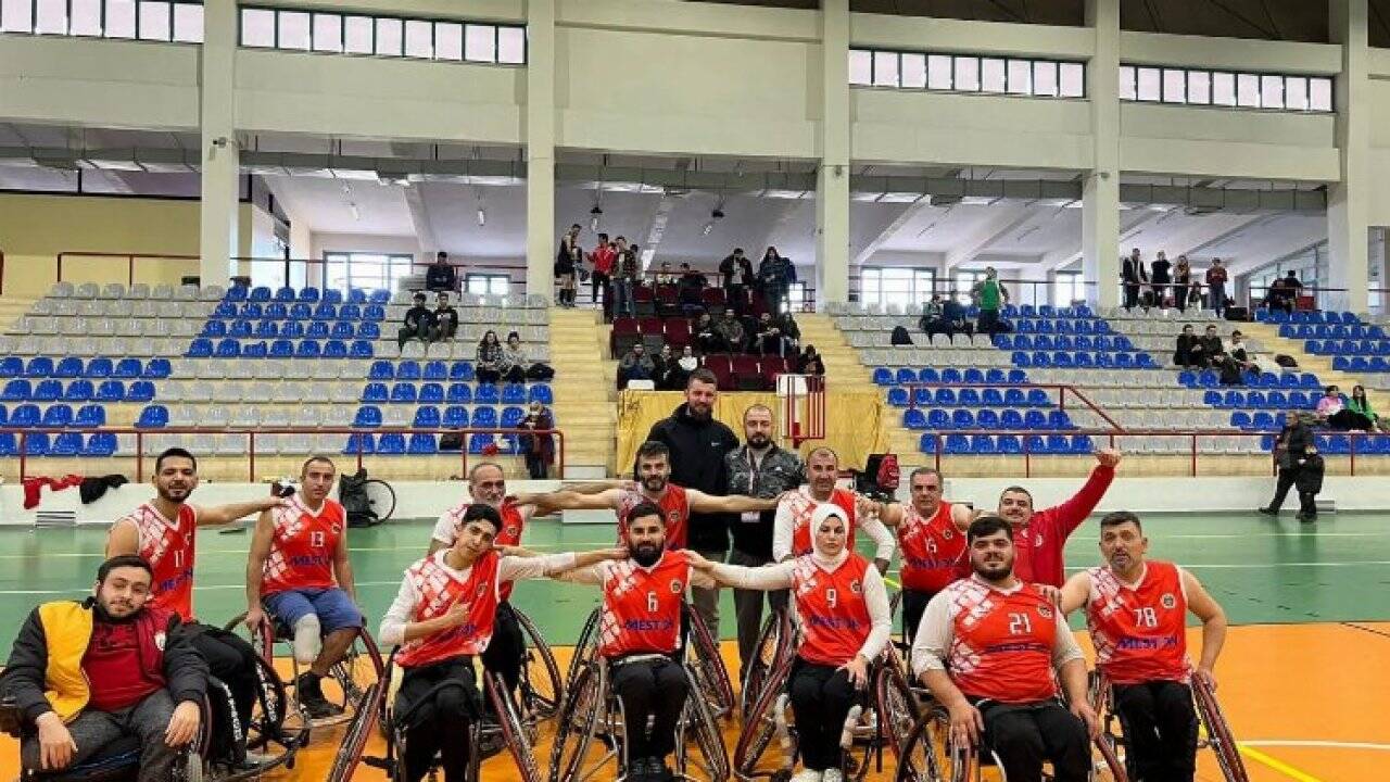 Malatya'da voleybol ve basketbol takımları galibiyet serisine devam ediyor 