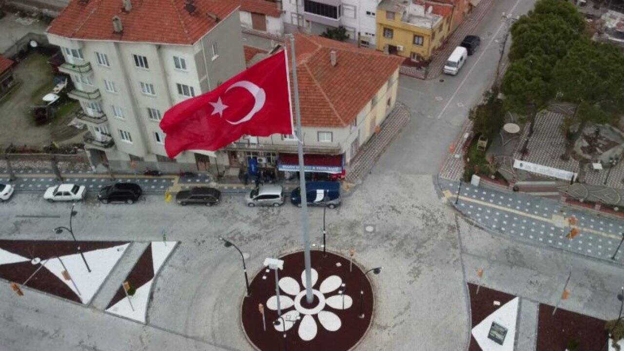 Manisa Kırkağaç'ta dev Türk Bayrağı