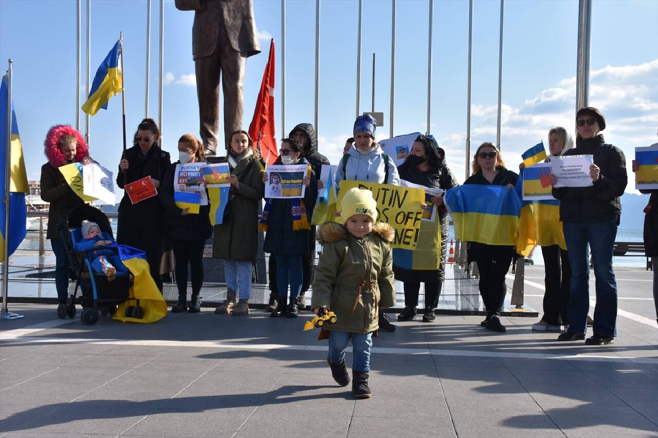 MUĞLA - Rusya'nın Ukrayna'ya saldırısı protesto edildi