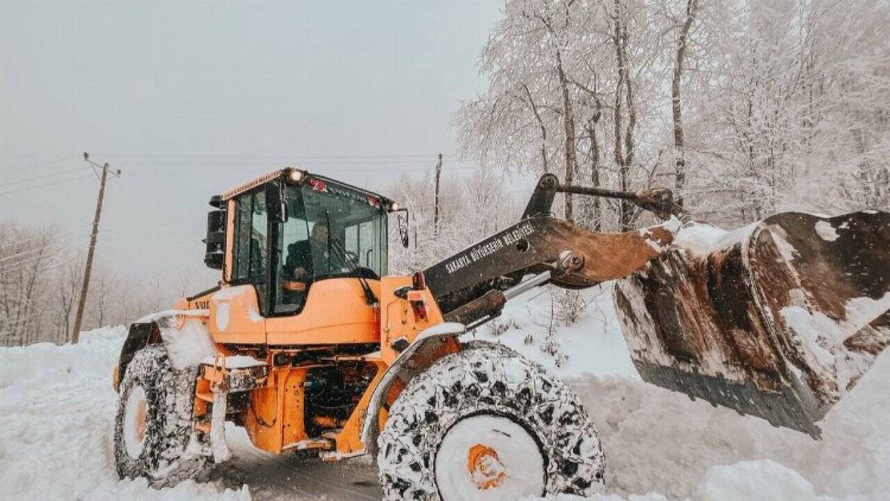 Sakarya Büyükşehir karla mücadele raporunu açıkladı: “40 mahalle yolu ulaşıma açıldı”