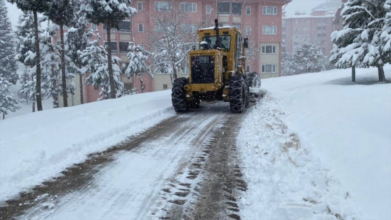 Sakarya, Düzce, Bartın ve Zonguldak'ta 361 yerleşim yerine ulaşım sağlanamıyor