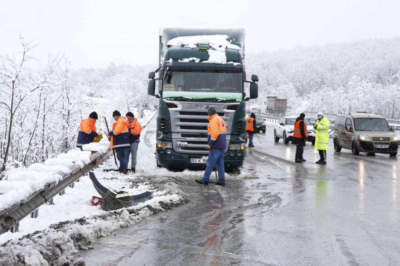 Samsun-Ankara kara yolunda ulaşım kontrollü sağlanıyor