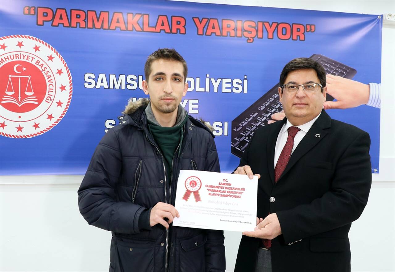 SAMSUN - Orta Karadeniz Kariyer Fuarı'nda "klavye şampiyonası" düzenlendi