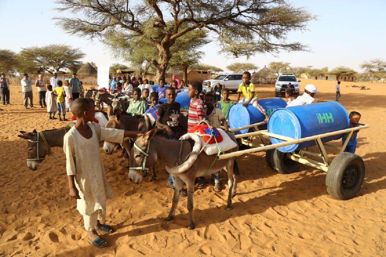 Sudan'daki yetimlerin yüzü Türk hayırseverlerin desteğiyle gülüyor