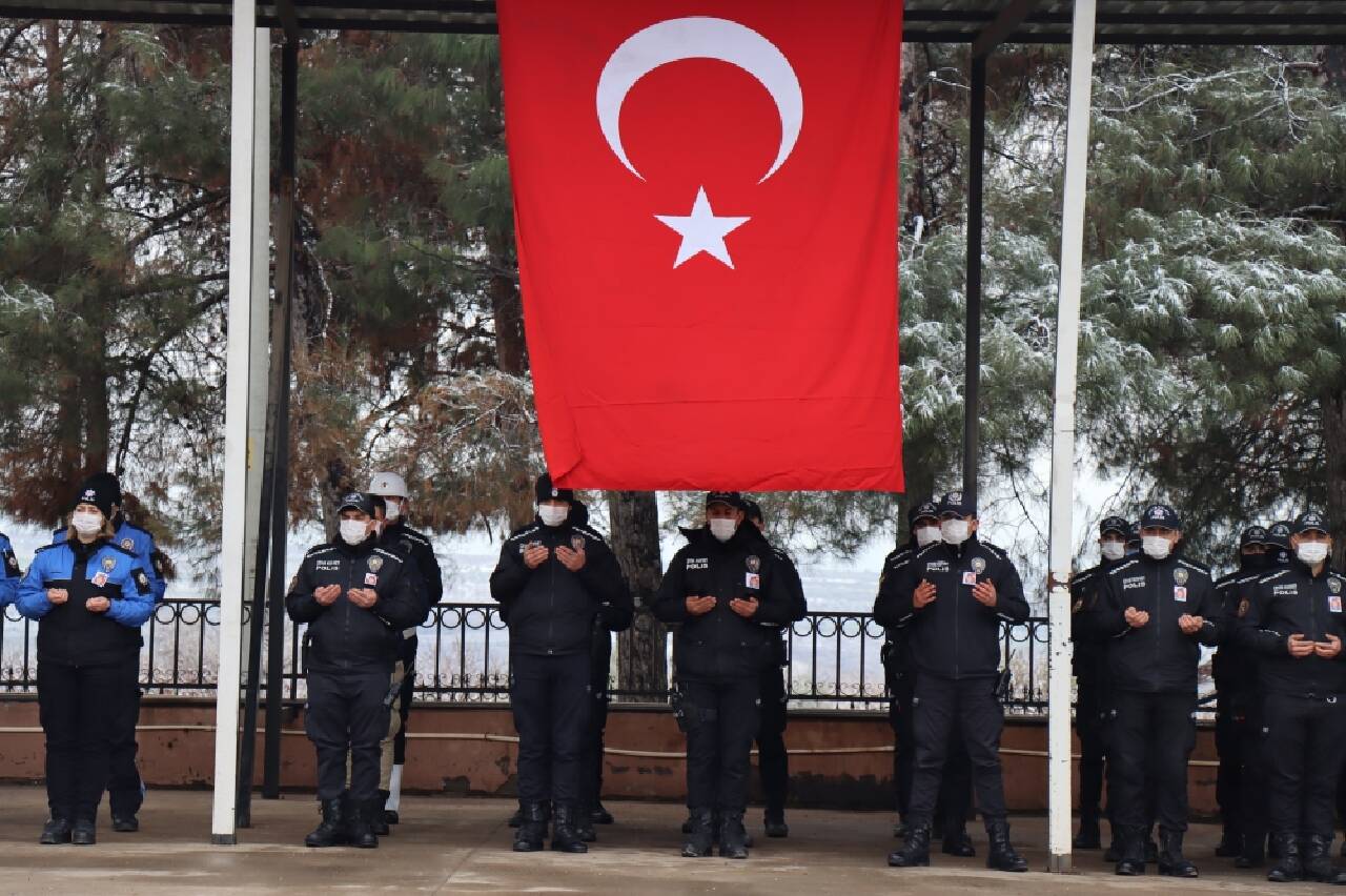 Suriye'de kalp krizi sonucu ölen polis için Kilis'te tören düzenlendi