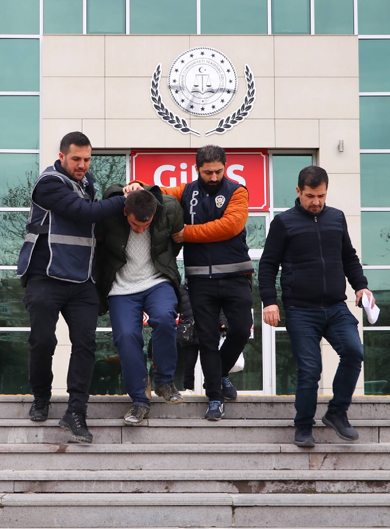 Tekirdağ'da boşanma aşamasındaki eşini bıçakla yaralayan kişi tutuklandı