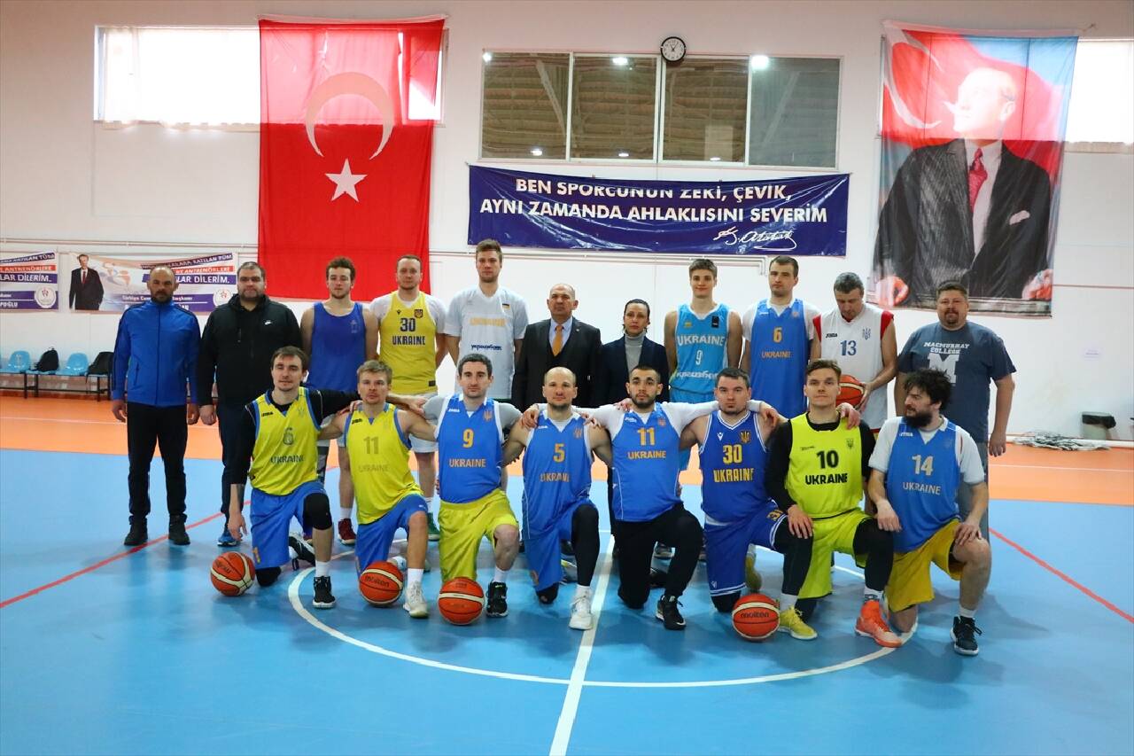 Türkiye'de mahsur kalan Ukraynalı işitme engelli basketbolcular, Tekirdağ'da çalışıyor