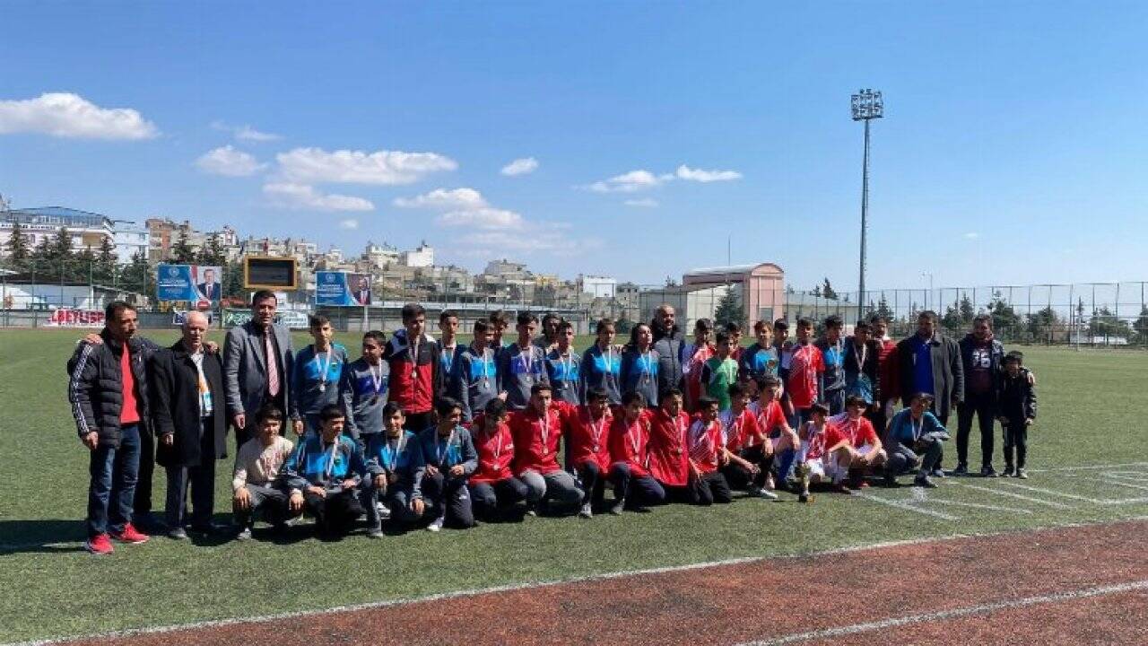 U-14'te şampiyon olan takım Kilis Belediyespor oldu 