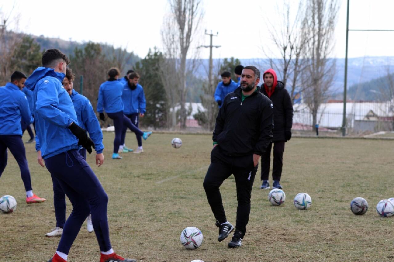 Uşakspor'un yeni teknik direktörü Ümit Karan gelecekten umutlu: