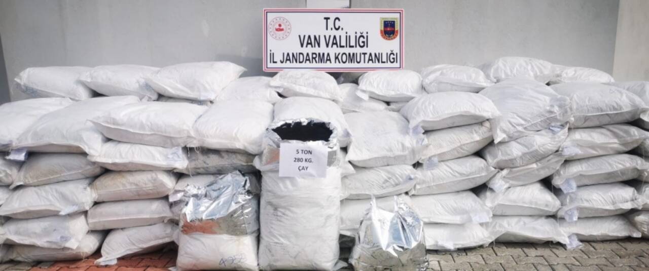 Van'da 5 ton 280 kilogram gümrük kaçağı çay ele geçirildi