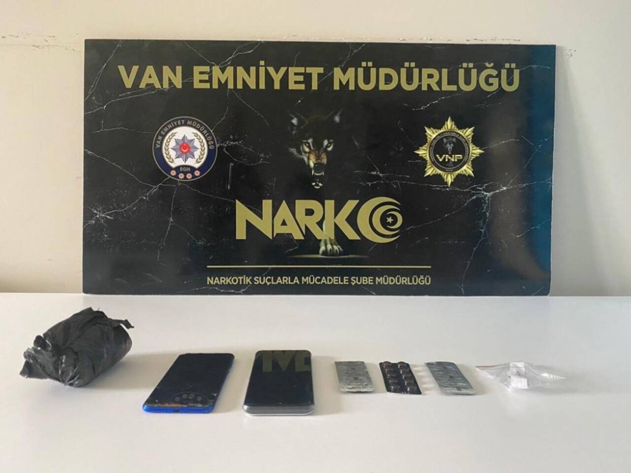 Van'da "torbacı" operasyonlarında 22 şüpheli yakalandı