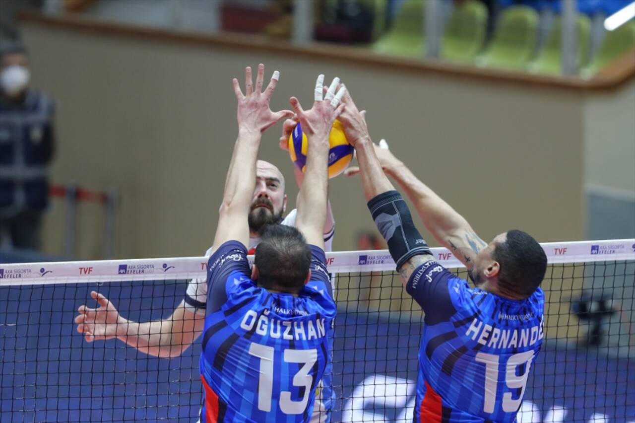 Voleybol: AXA Sigorta Efeler Ligi