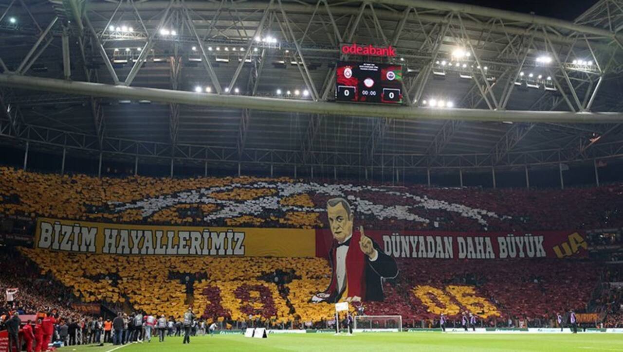 UEFA'dan Galatasaray'a ceza geldi