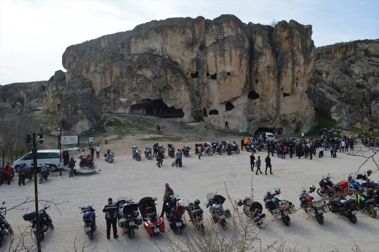 Konya'da iki otomobilin çarpıştığı kazada 5 kişi yaralandı