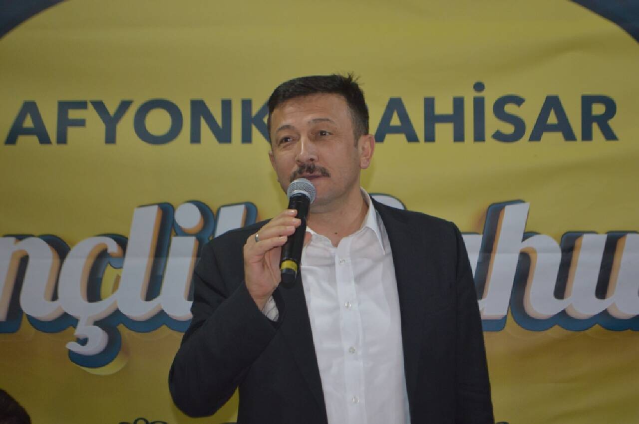 AK Parti Genel Başkan Yardımcıları Kandemir ile Dağ, Afyonkarahisar'da sahurda gençlerle buluştu: