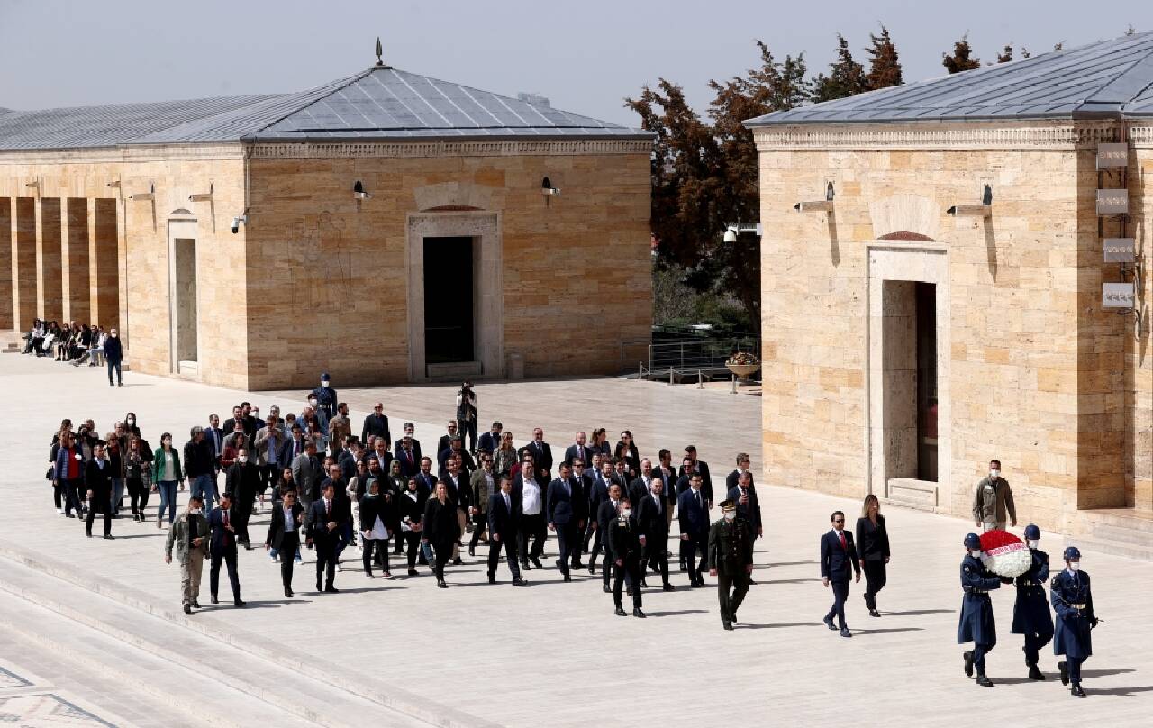 Anadolu Ajansı, 102'nci yaşında Ata'nın huzurunda