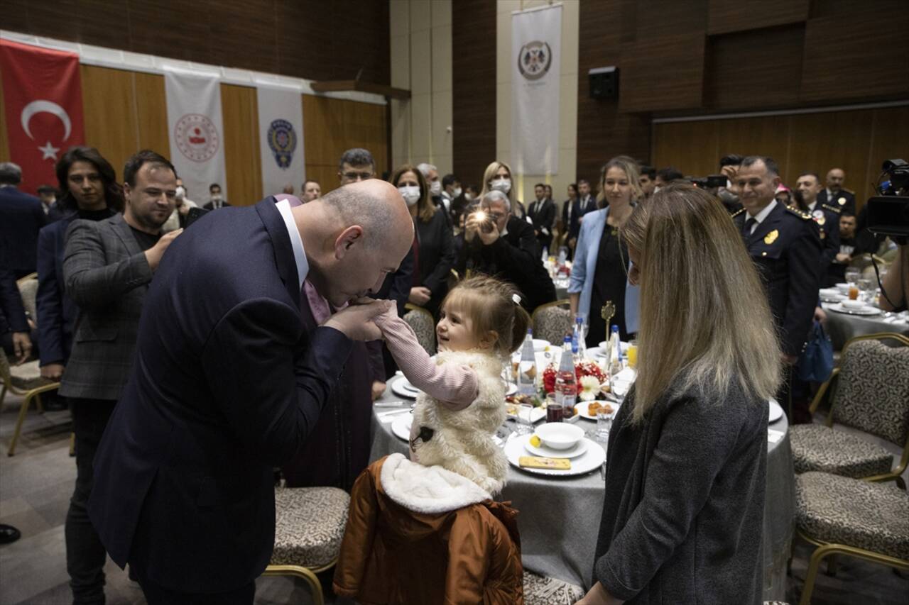 KONYA - AK Parti Gençlik Kolları Başkanı İnan, iftar programında konuştu