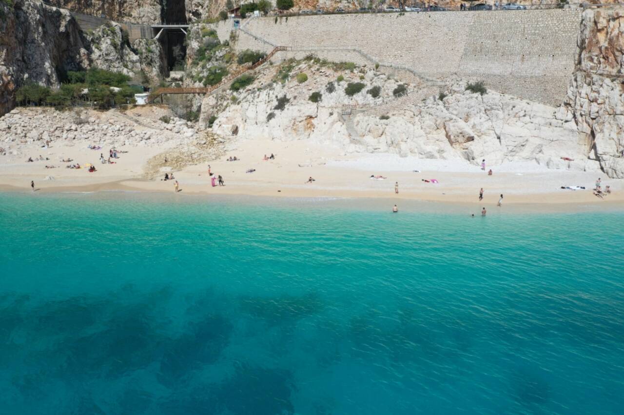 Antalya'nın ünlü Kaputaş Plajı'nda turizm sezonu başladı