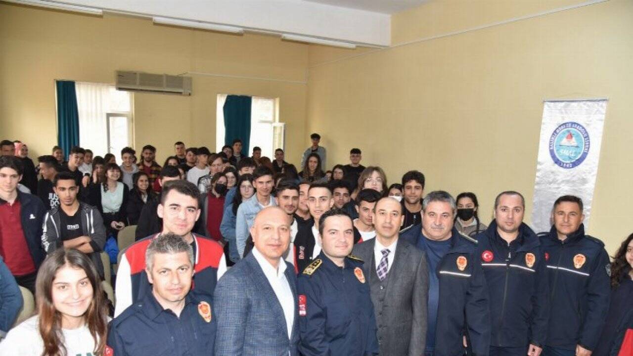 Ateşin Kahramanları Manisa  Salihli’de öğrencilerle buluştu