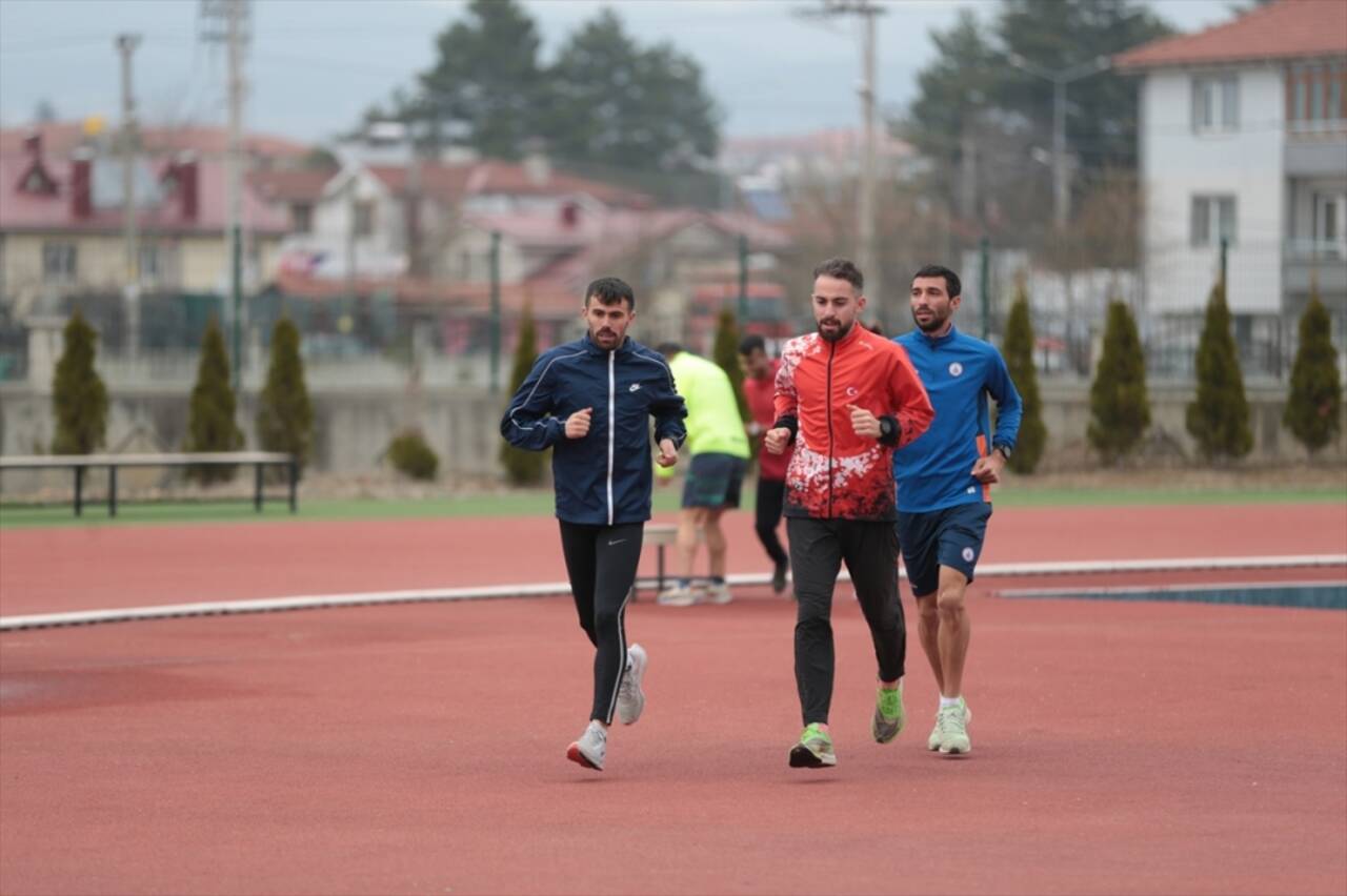 Atletizm Milli Takım Bolu'da güç depoluyor