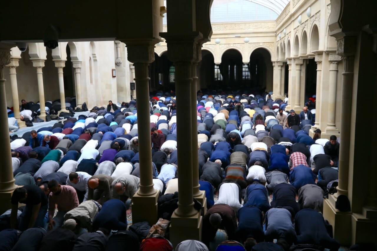 Bakü'de ramazan ayının ilk cuma namazı kılındı