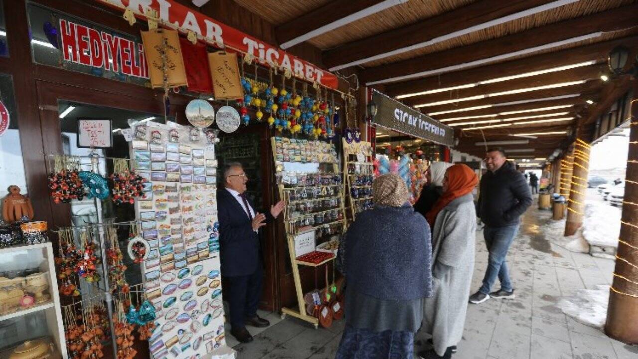 Başkan Büyükkılıç Kayseri esnafını geziyor 