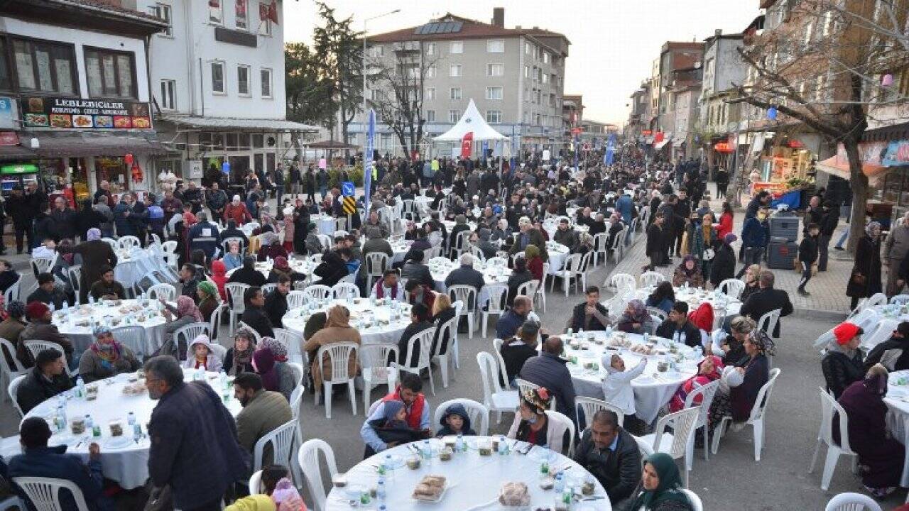 Bursa Orhaneli'de 'meydan' iftarı