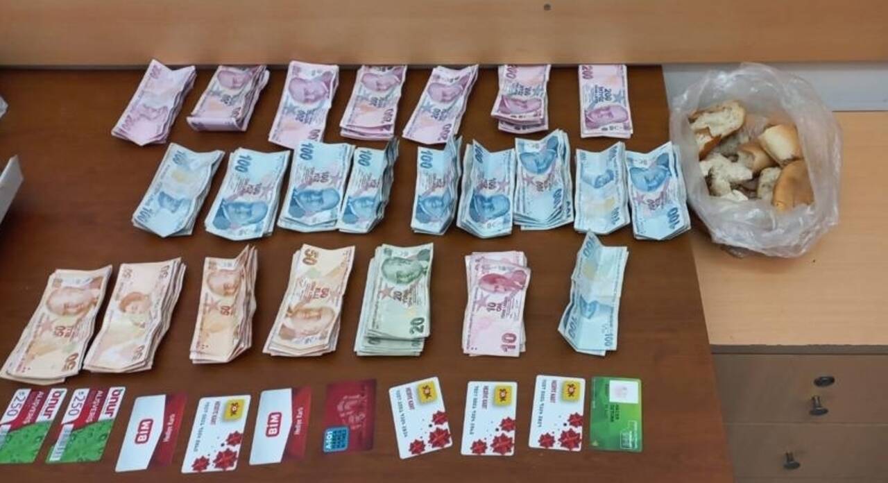 Bursa'da bir dilencinin üzerinden 26 bin lira çıktı