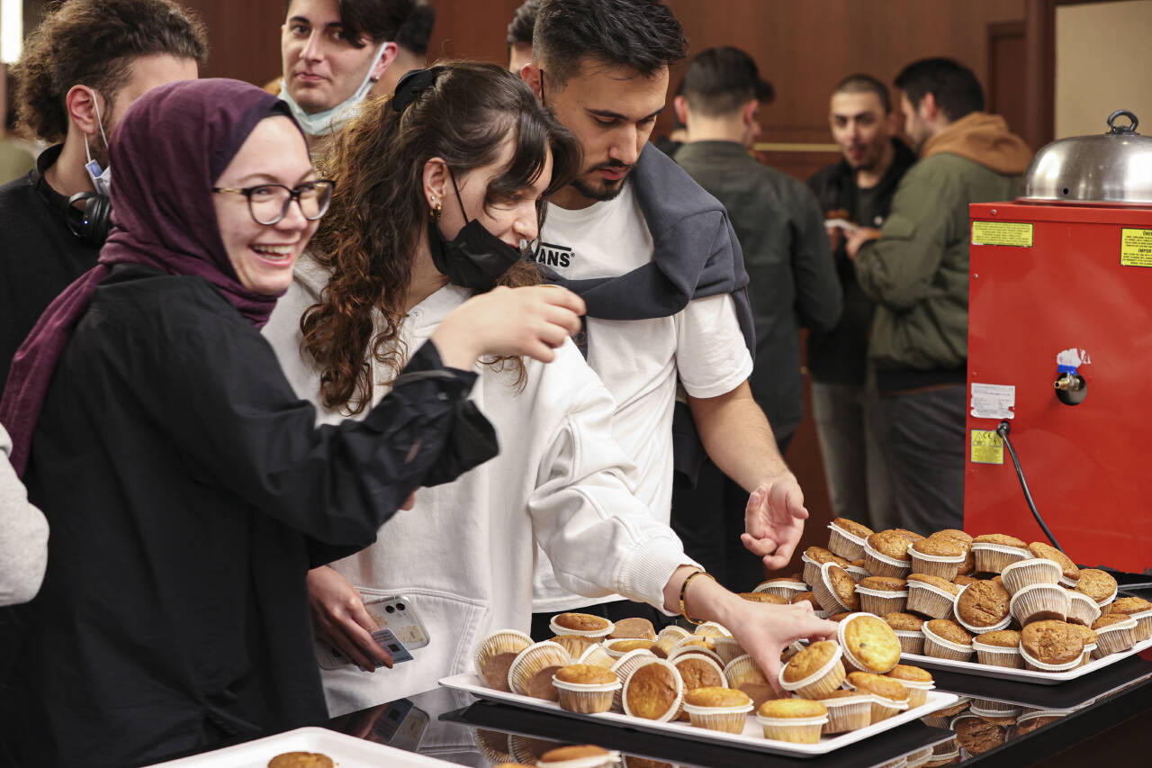 Cumhurbaşkanlığı Millet Kütüphanesi, öğrencilerden sahur vaktinde de yoğun ilgi görüyor