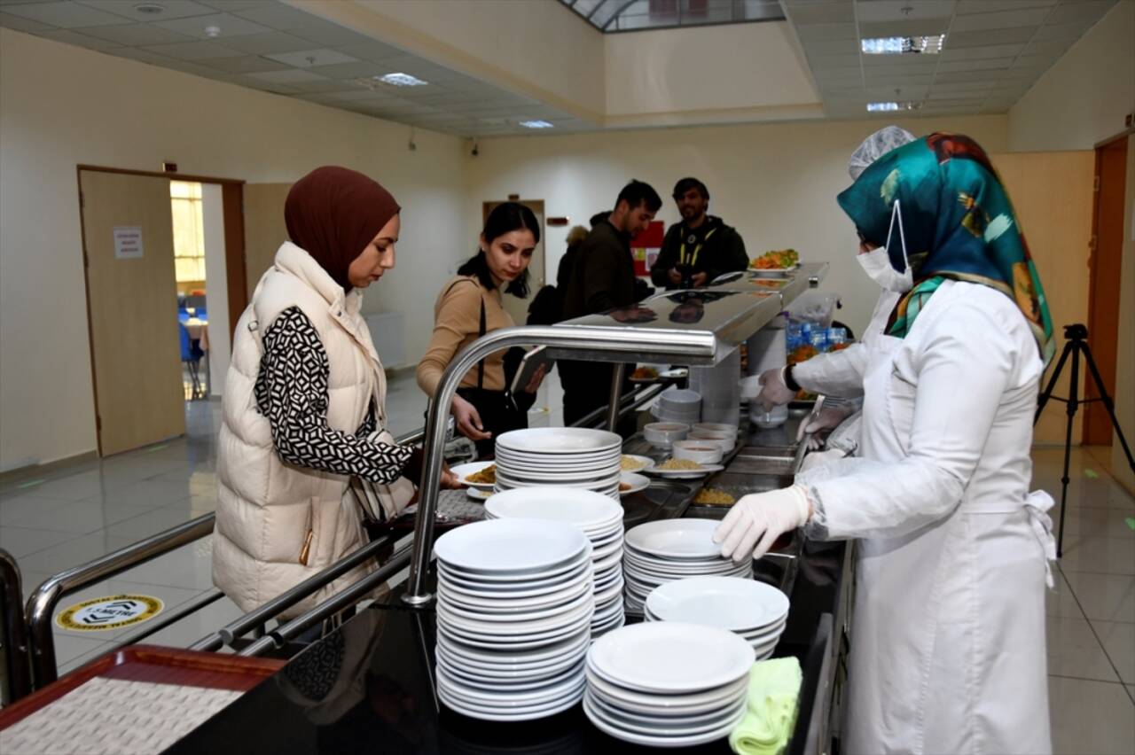 Diyabet hastası arkadaşlarına destek olmak için yağı ve tuzu azaltılmış yemek yediler