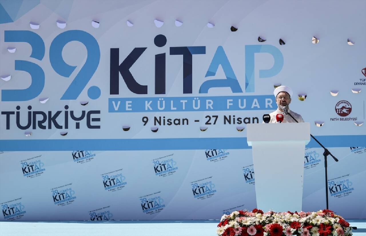 Diyanet İşleri Başkanı Erbaş, Fatih'teki Kitap ve Kültür Fuarı açılışında konuştu: