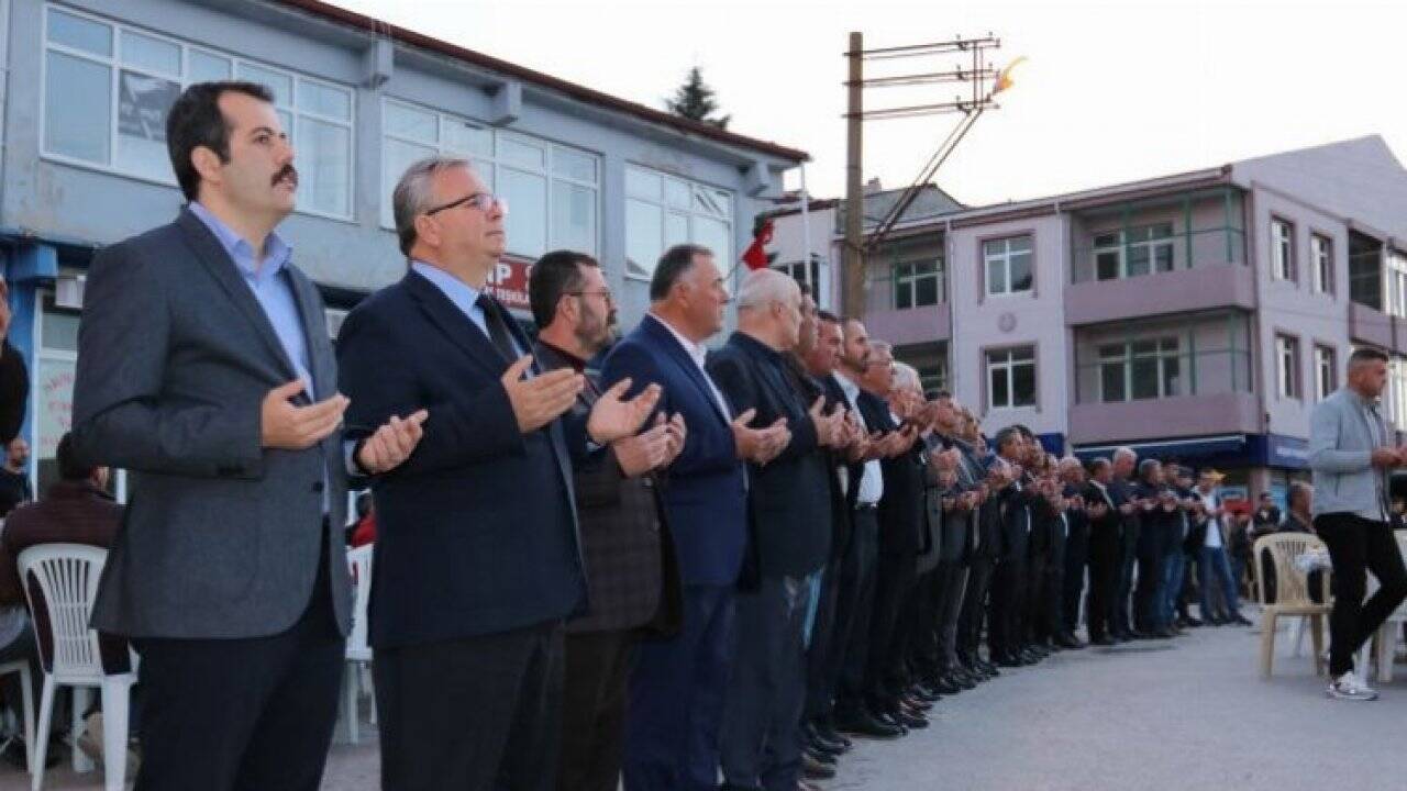 Edirne Süloğlu'nda büyük iftar yemeği ve yağmur duası