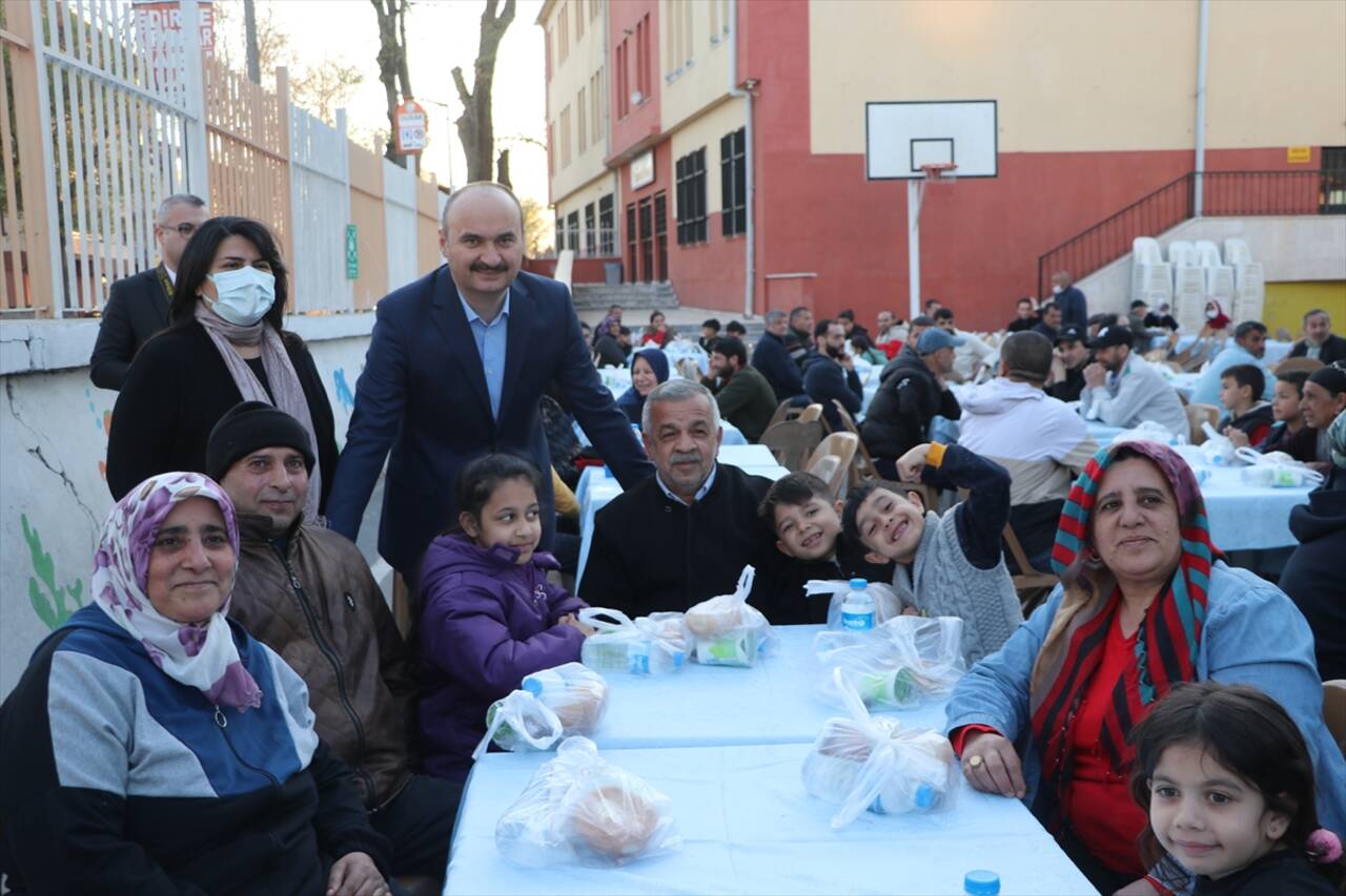 Edirne'de Dünya Romanlar Günü dolayısıyla iftar programları düzenlendi