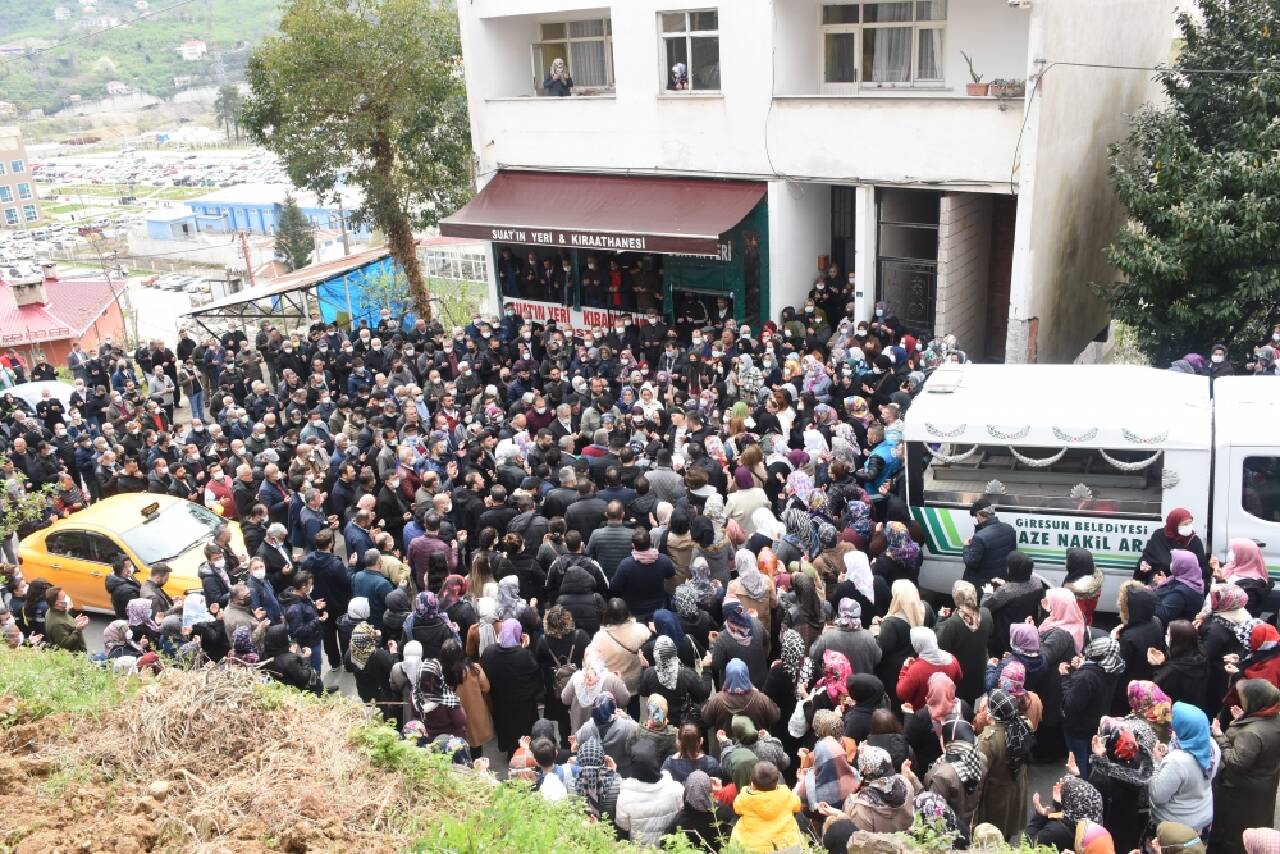 Giresun'da tabancayla öldürülen kadının cenazesi toprağa verildi