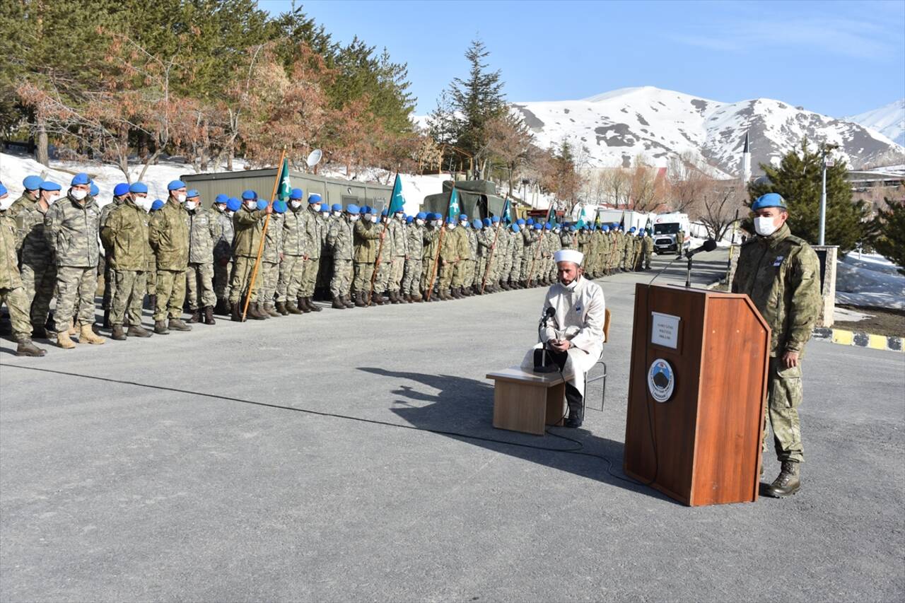 BOLU - Heyelan sonrası Bolu Dağı Tüneli'nde yol açma çalışmaları devam ediyor (2)