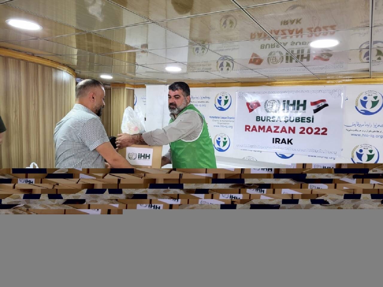 İHH, Duhok'ta ihtiyaç sahibi ailelere ramazan kumanyası dağıttı