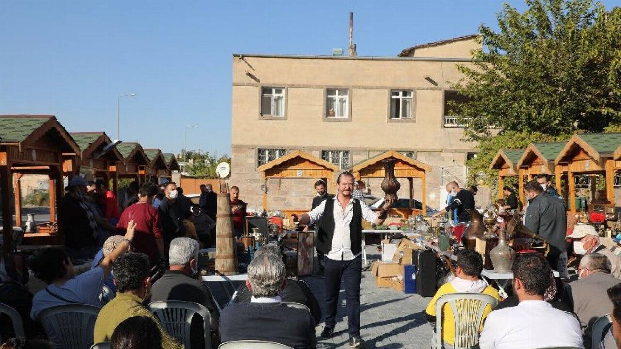 Kayseri Talas'ta Antika Pazarı hız kesmeden devam ediyor 